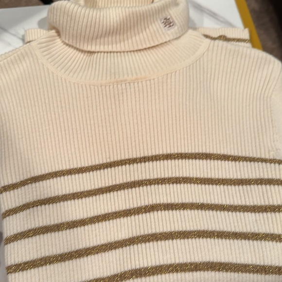Ralph Lauren Ribbed Sweater Turtleneck Size Small. Cream w/Gold metallic stripes - Picture 4 of 5